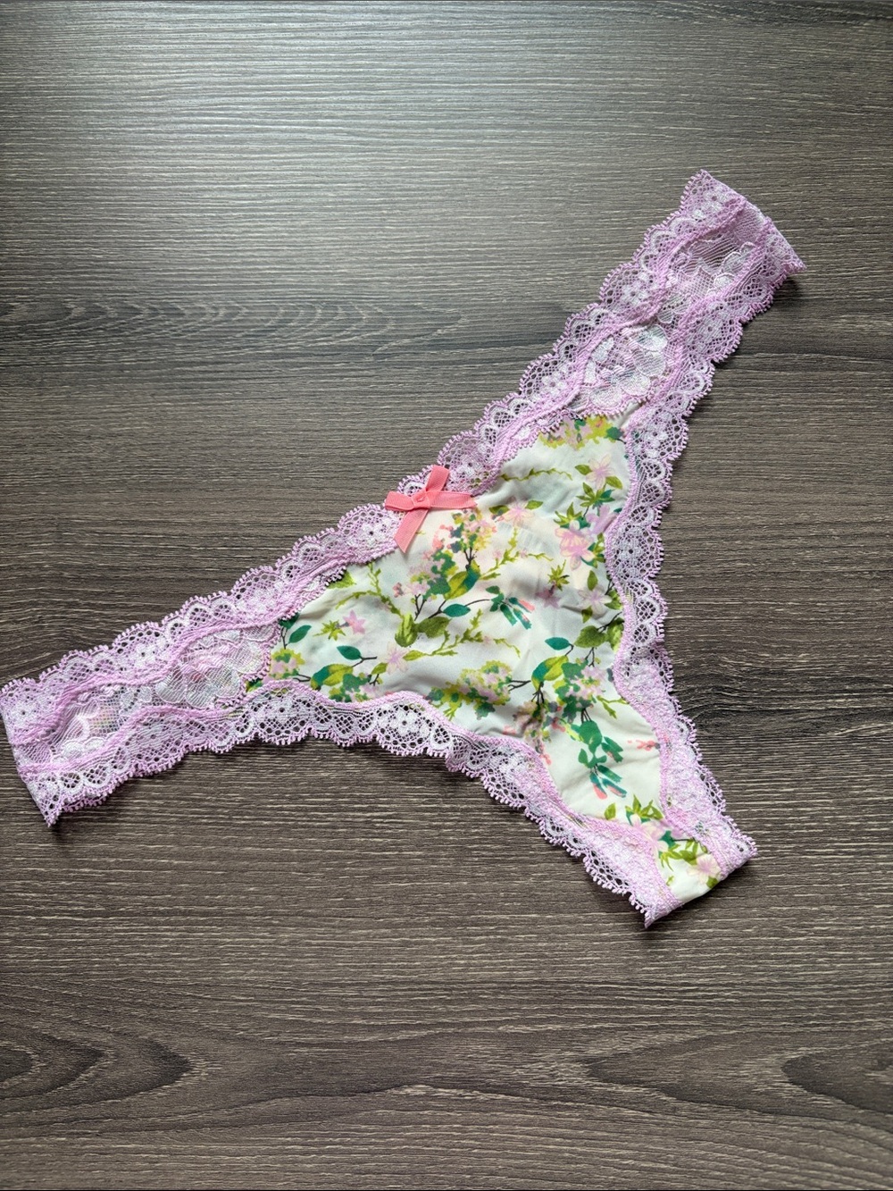 2013 NWT Victoria's Secret Dream Angels Thong Size Medium